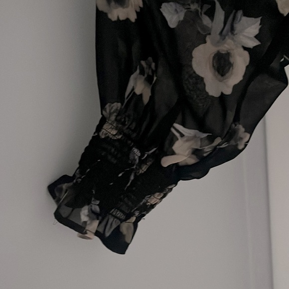 DYNAMITE - Sheer Floral Blouse - L - Picture 4 of 4